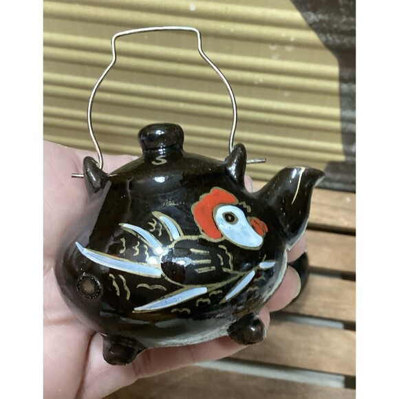 Vintage Black Teapot Kettle w/ Rooster Salt & Pepper Shakers Made in Japan - Picture 6 of 14